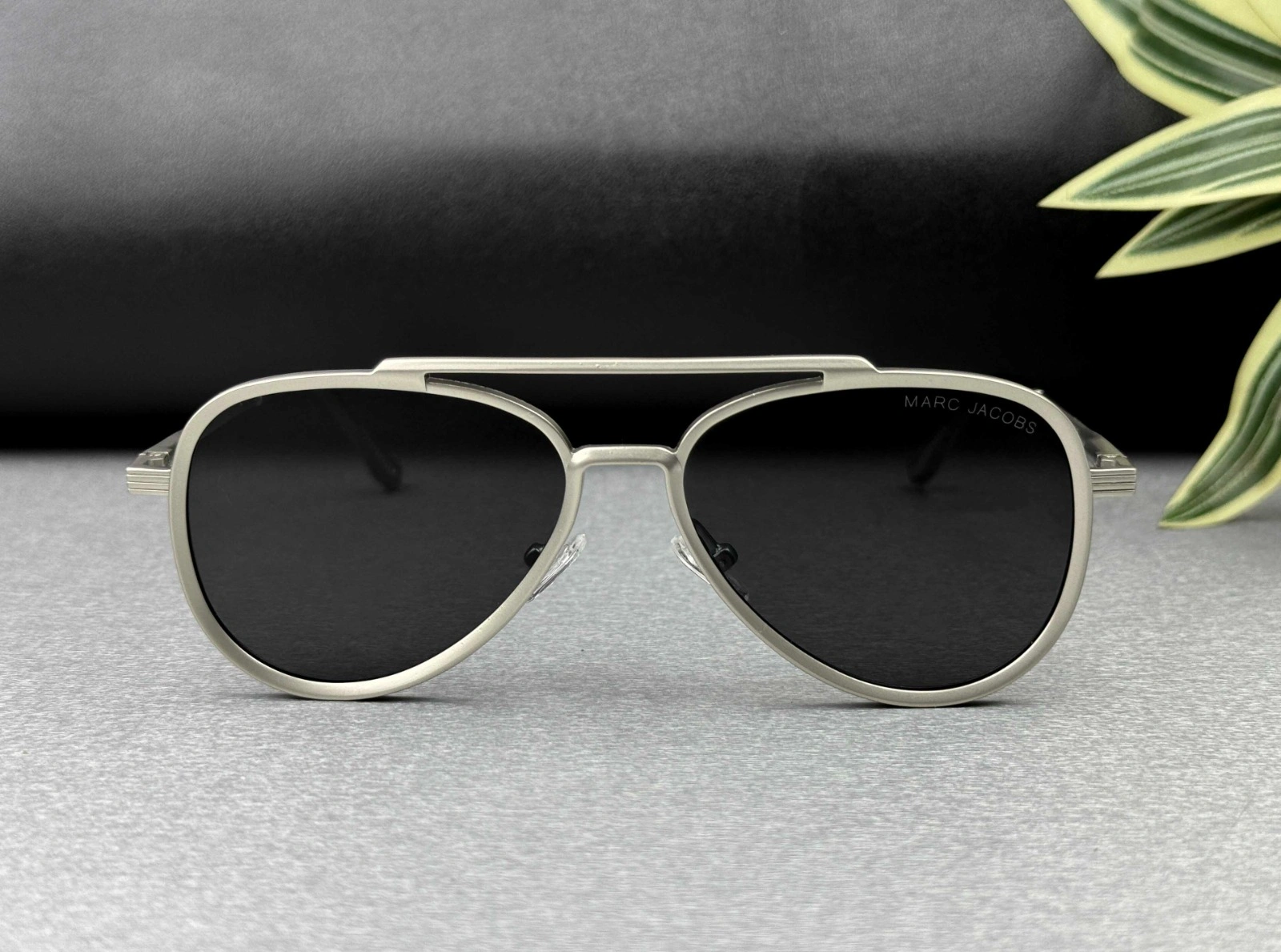 Sunglasswala Signature Pilot sunglass - 98286-SB