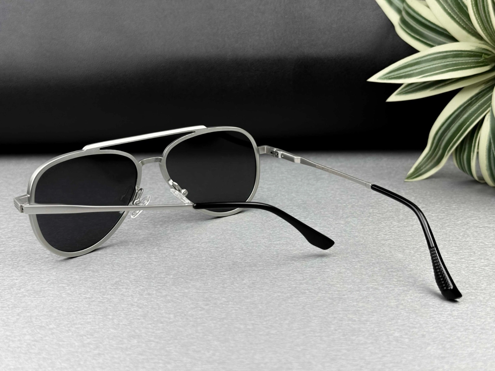 Sunglasswala Signature Pilot sunglass - 98286-SB